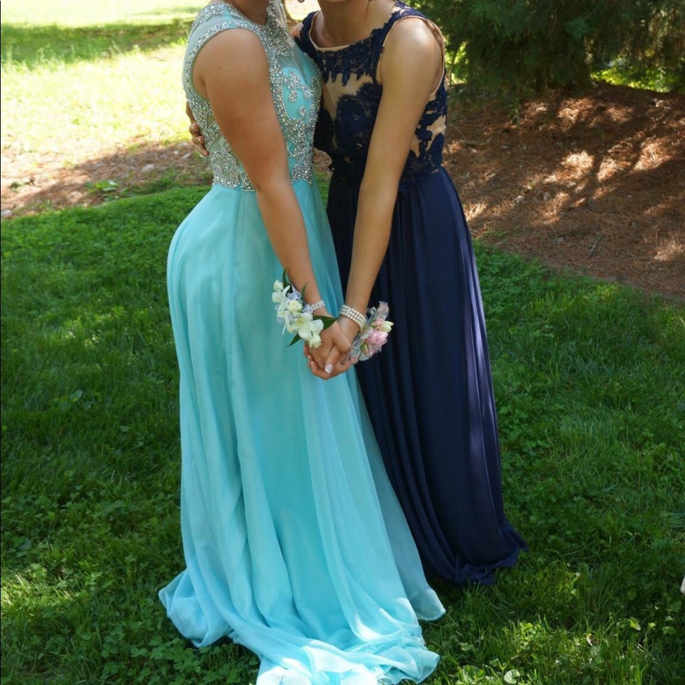 Prom dress - Picture 7 of 8